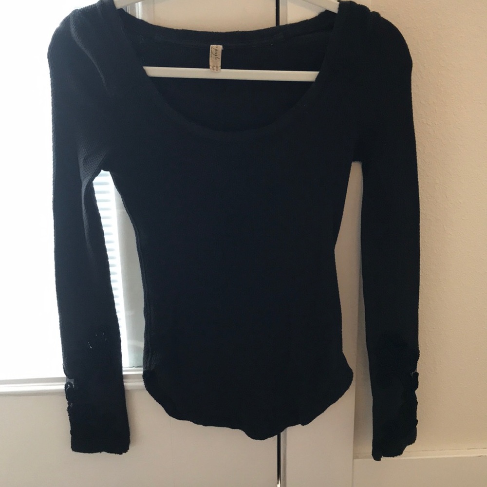 XS free people top eight embroidered sleeves